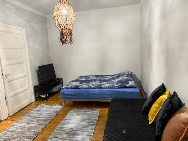 Punavuori-2 Drifting Clouds In Center *