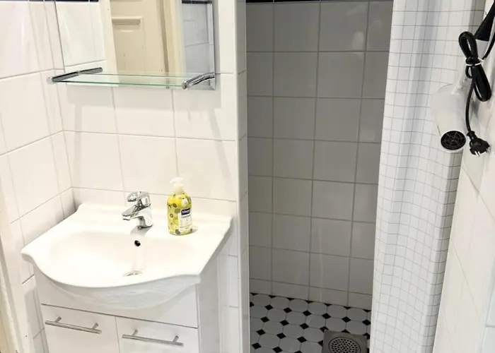 Punavuori-2 Drifting Clouds In Center דירה הלסינקי