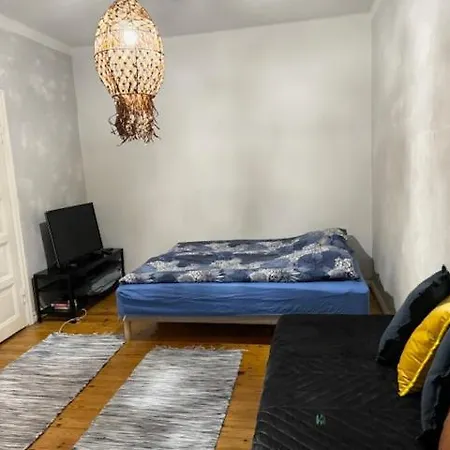 Punavuori-2 Drifting Clouds In Center *